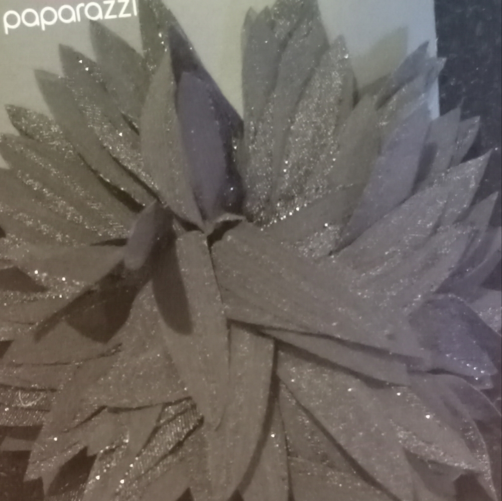 Paparazzi Gray Floral Brooch